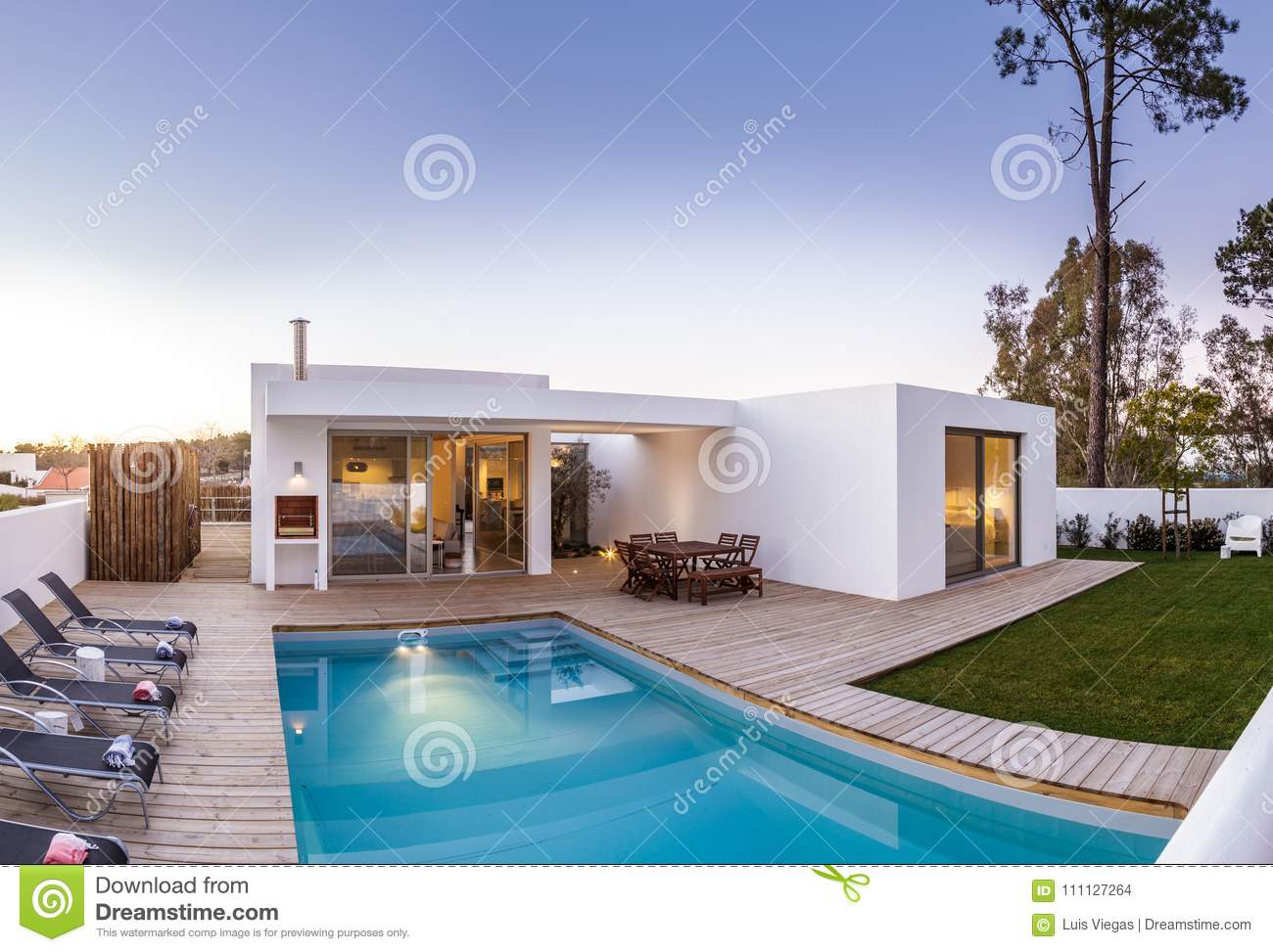 casas modernas con piscina y jardin - Maldonado's Landscape LLC